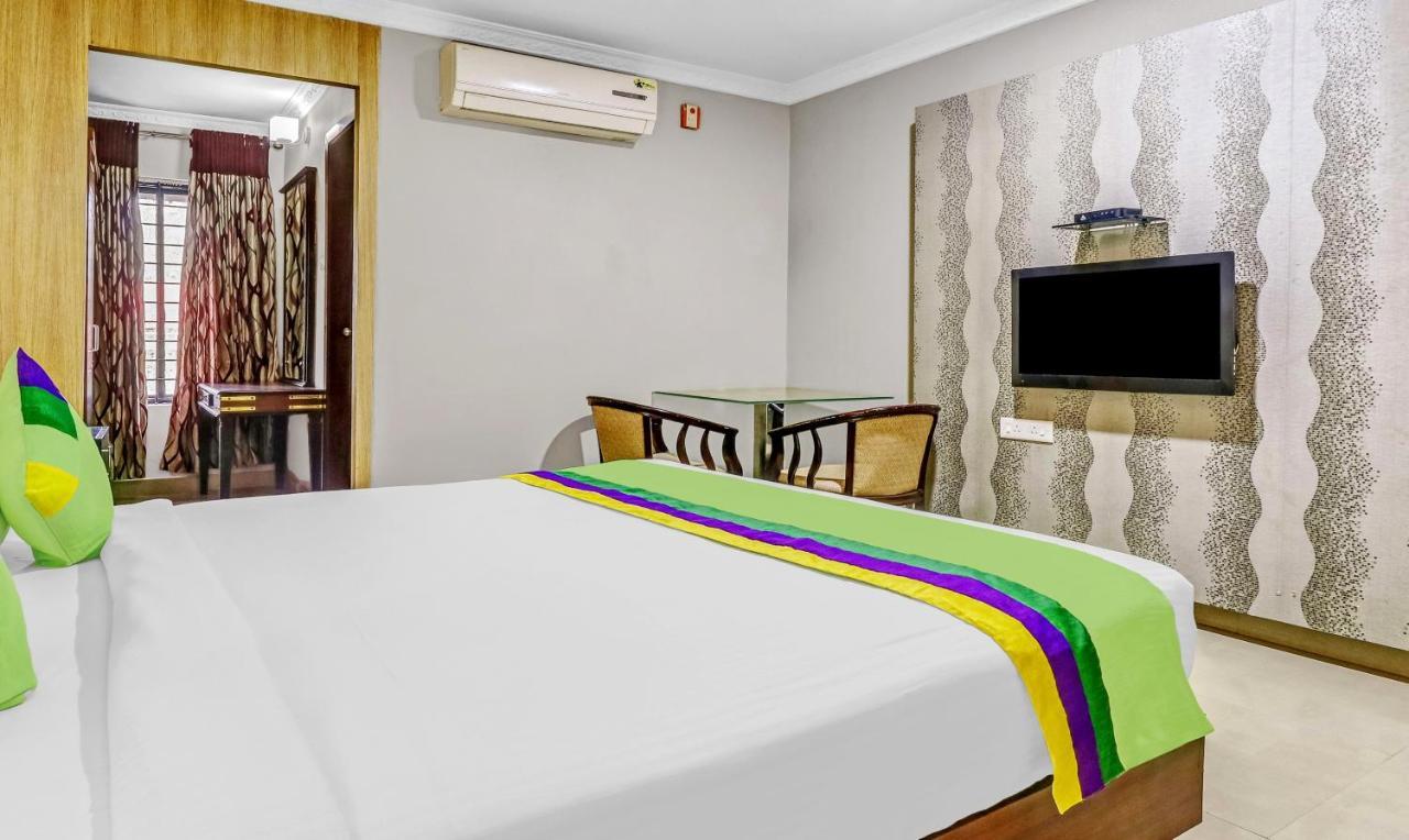 Treebo Symphony Hotels And Resorts Angamally Kizhake Chālakudi Exterior foto
