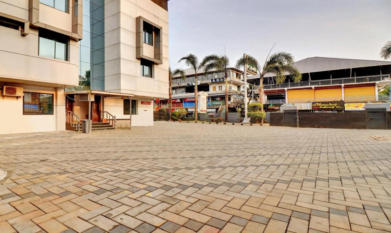 Treebo Symphony Hotels And Resorts Angamally Kizhake Chālakudi Exterior foto